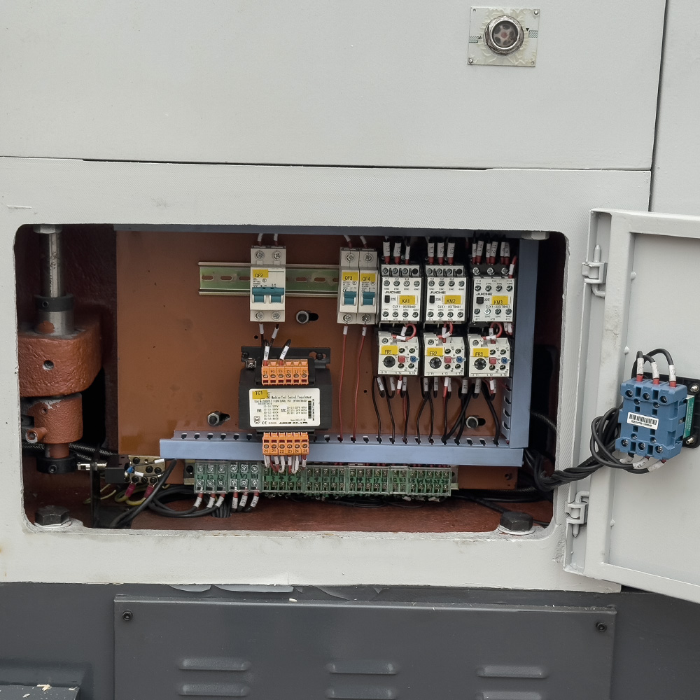 SPV-1500/500 универсальный токарный станок  с УЦИ