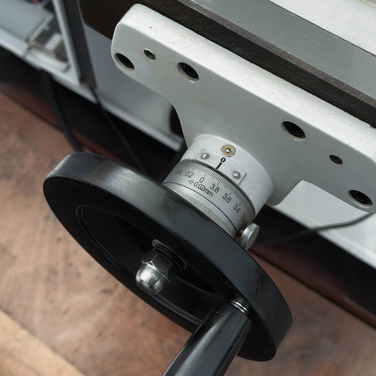 FHV-50PD универс. фрезерный станок с цифр. измер.