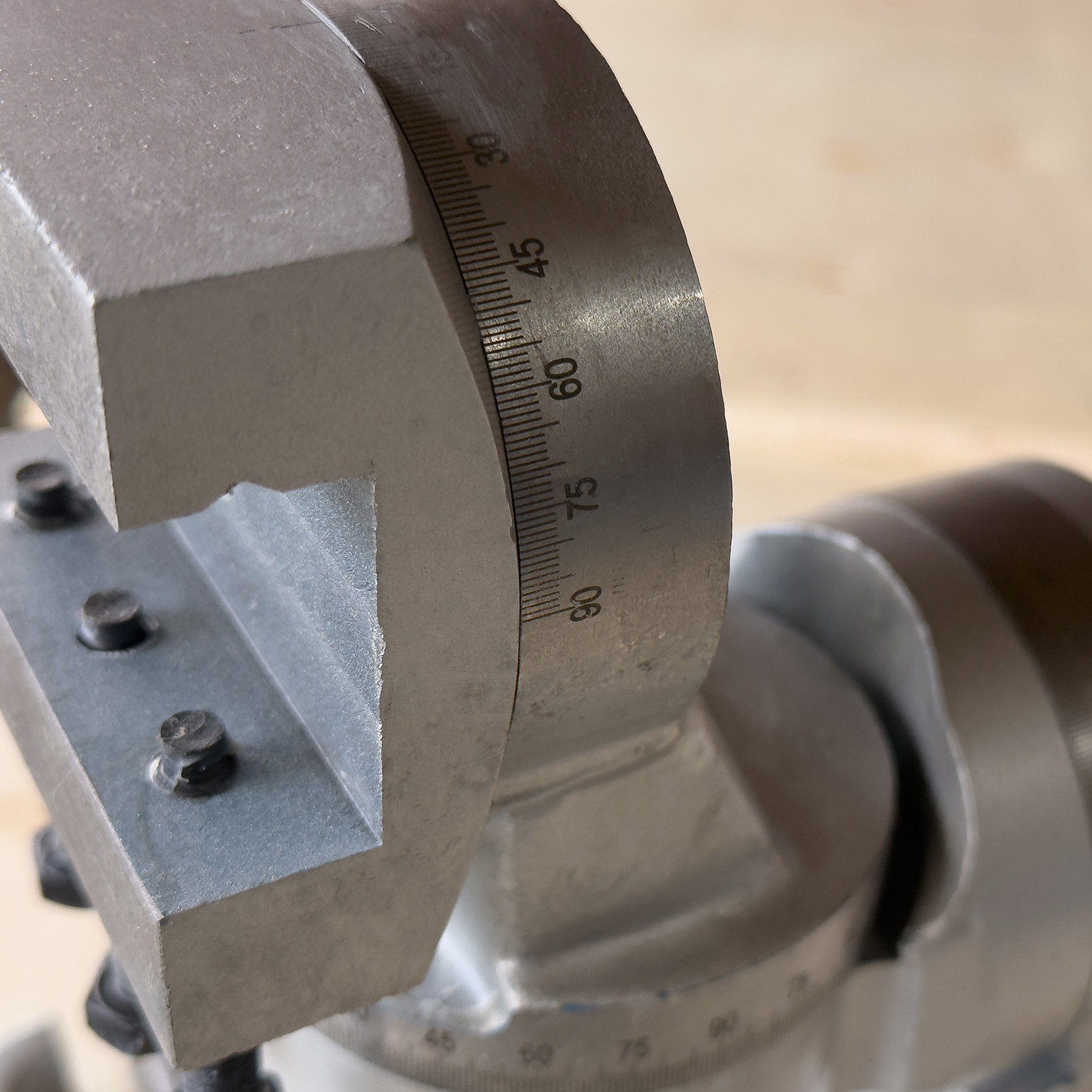 Приспособление для заточки инструмента к ON-220