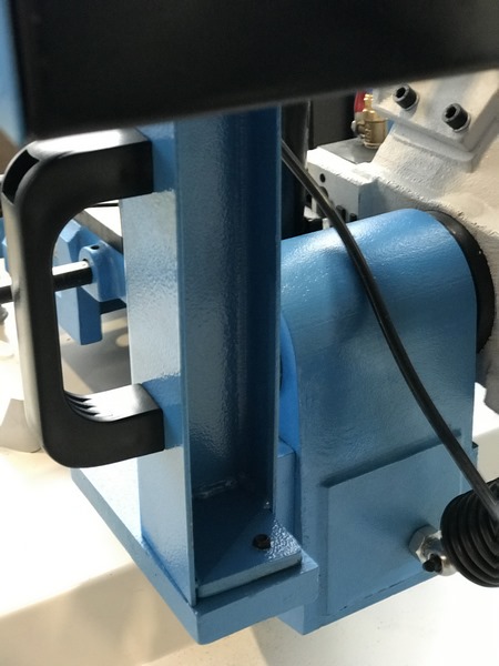 MetalTec BS 250 FH ручной ленточнопильный станок для резки металла