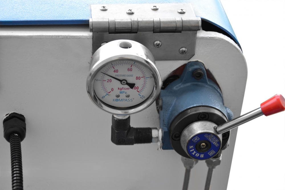 Автоматический, колонный ленточнопильный станок CORMAK H-300 HA II