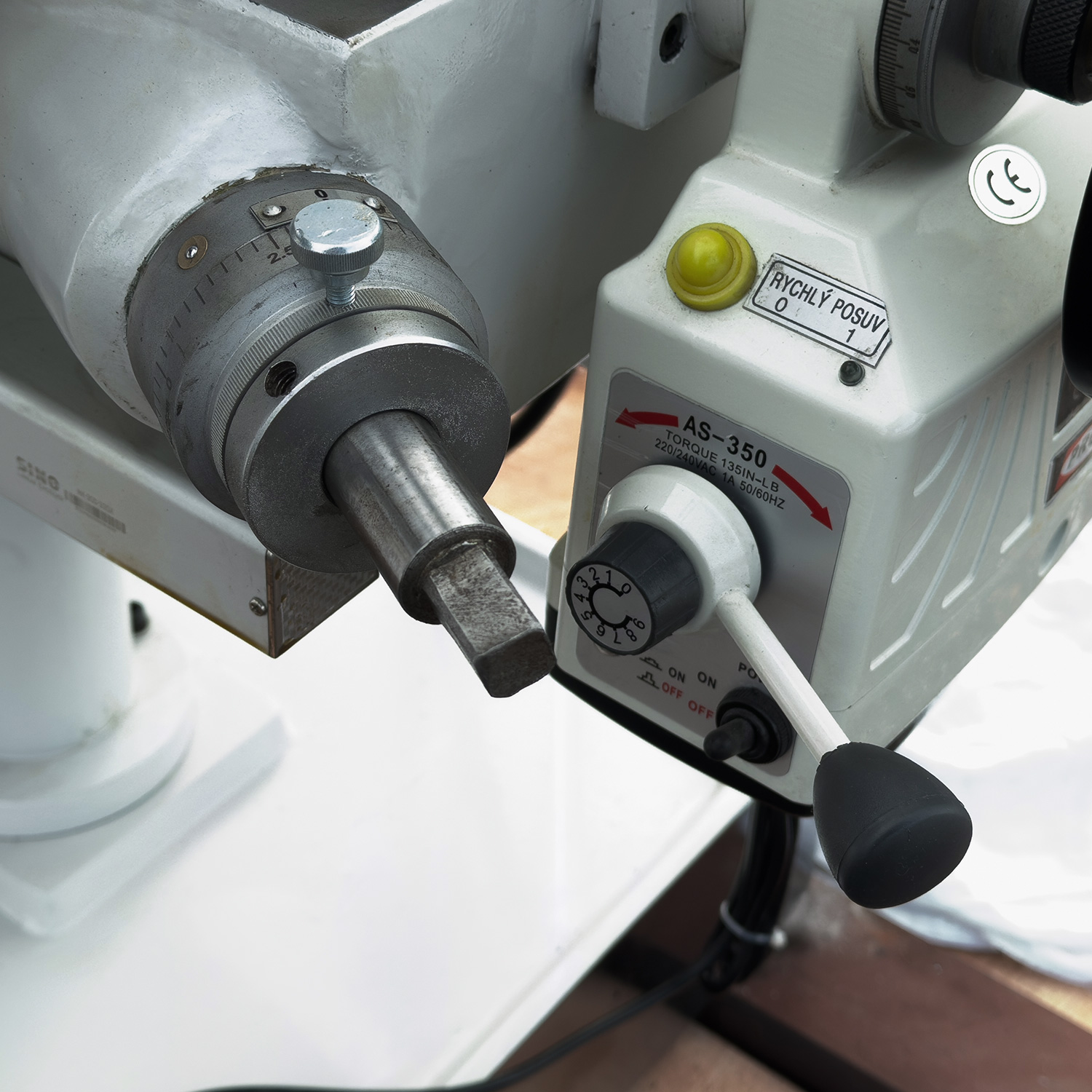 FHV-50PD универс. фрезерный станок с цифр. измер.