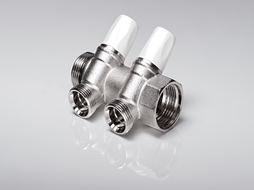 Коллектор REHAU латунный с регулирующими вентилями 1quot;х3/4quot; 2 выхода под евроконус