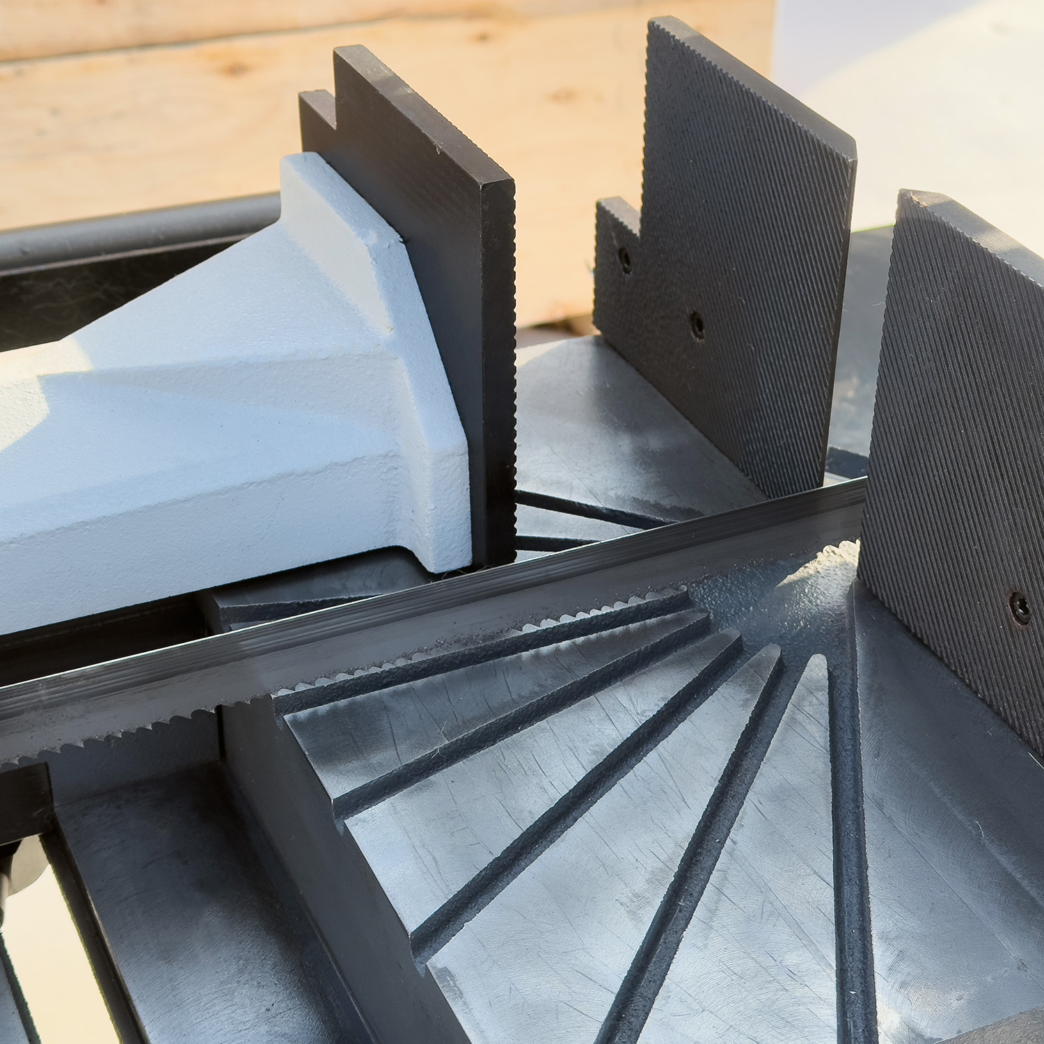 PPS-270HPA полуавтоматический ленточнопильный станок по металлу