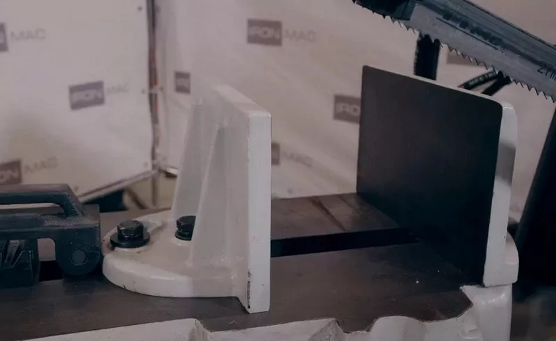Полуавтоматический ленточнопильный станок IRONMAC CUT-250SAF