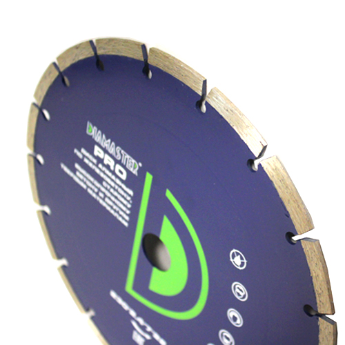 Диск сегментный DIAMASTER PRO 230*22,2*18z универсал