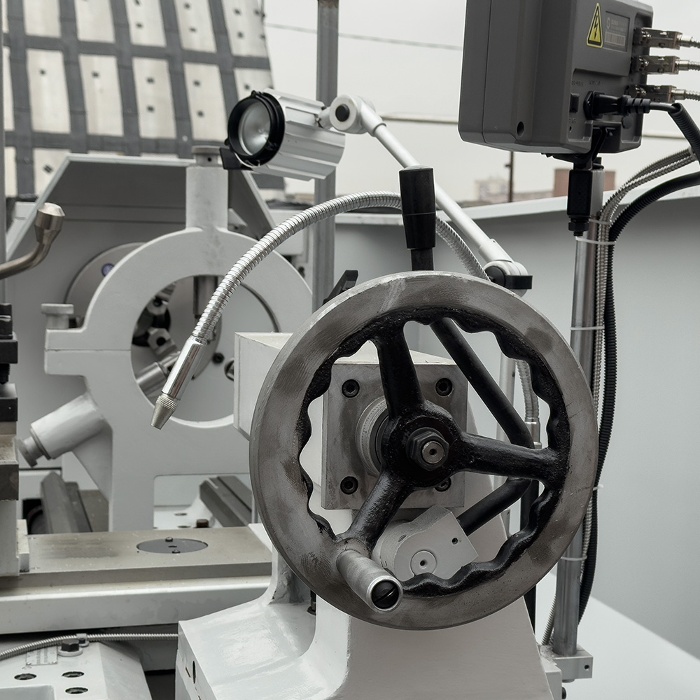 SPV-1500/500 универсальный токарный станок  с УЦИ