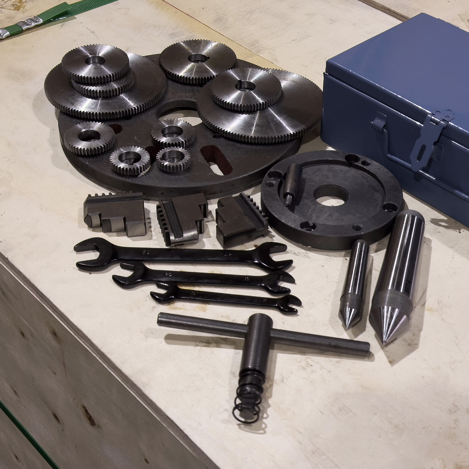 SPA-700P универсальный токарный станок + подставка