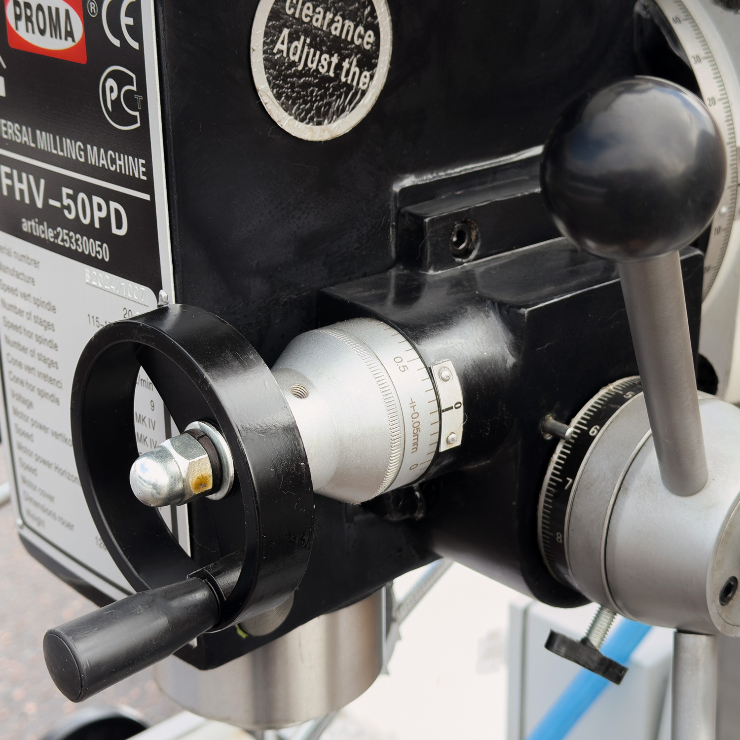 FHV-50PD универс. фрезерный станок с цифр. измер.