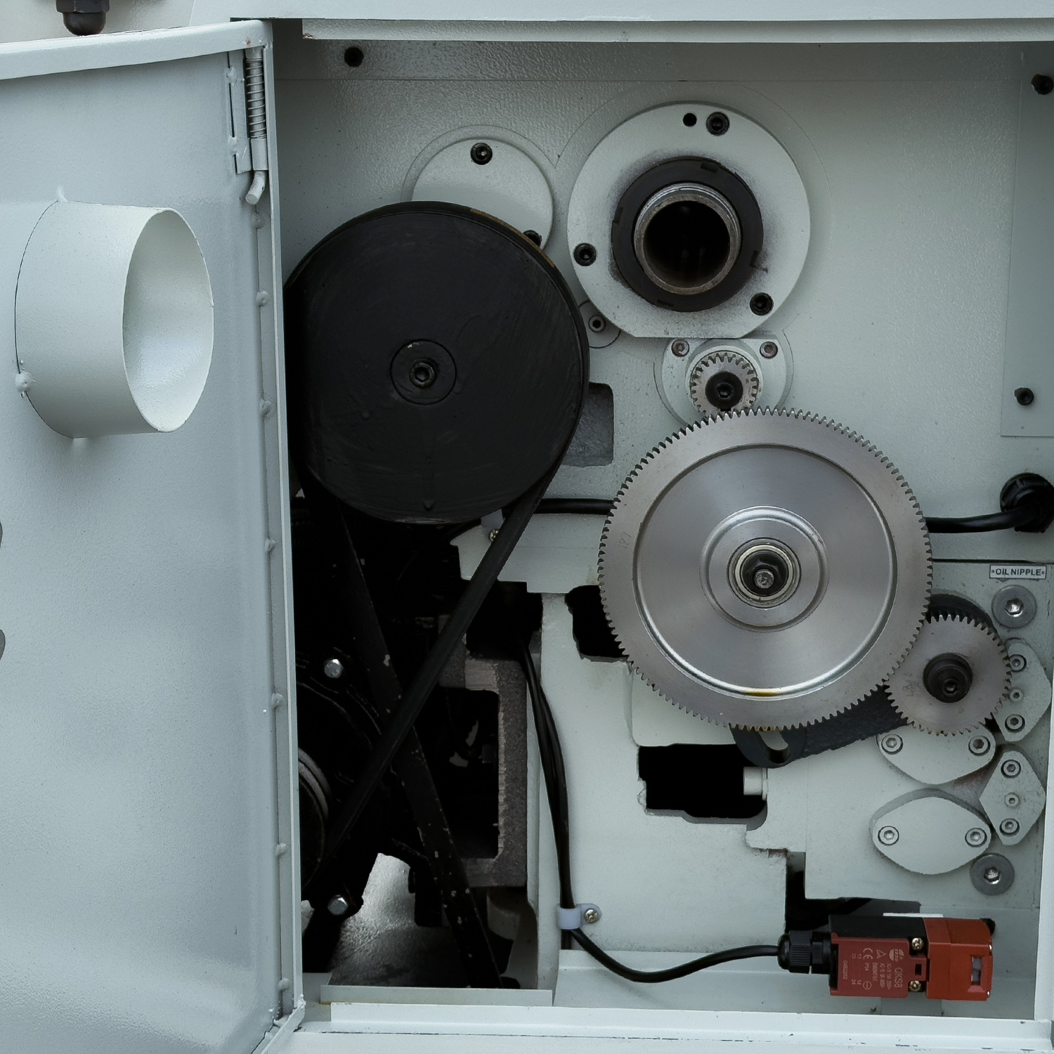 SPZ-1000 универсальный токарный станок с УЦИ