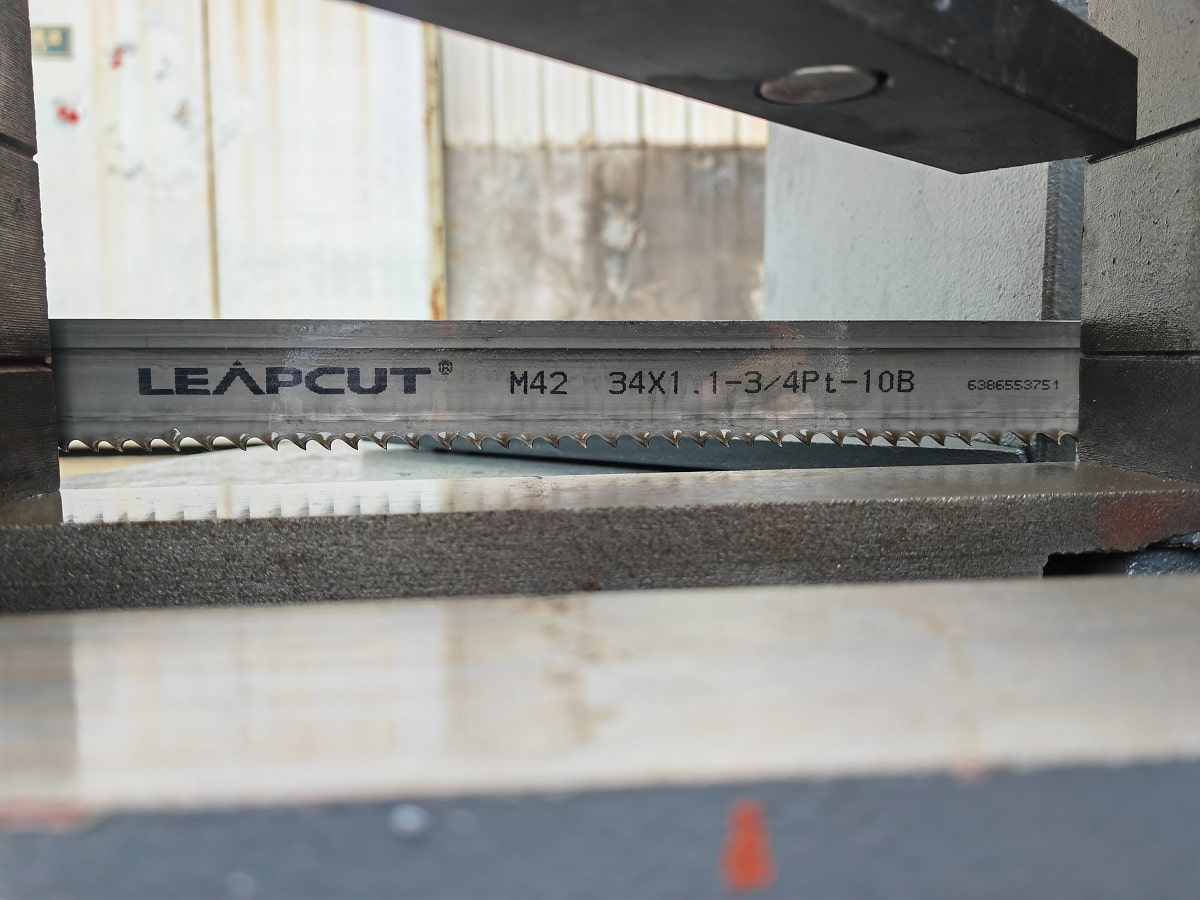 MetalTec BS 350 CZ ленточнопильный станок c поворотом пильного модуля под углом до 60°