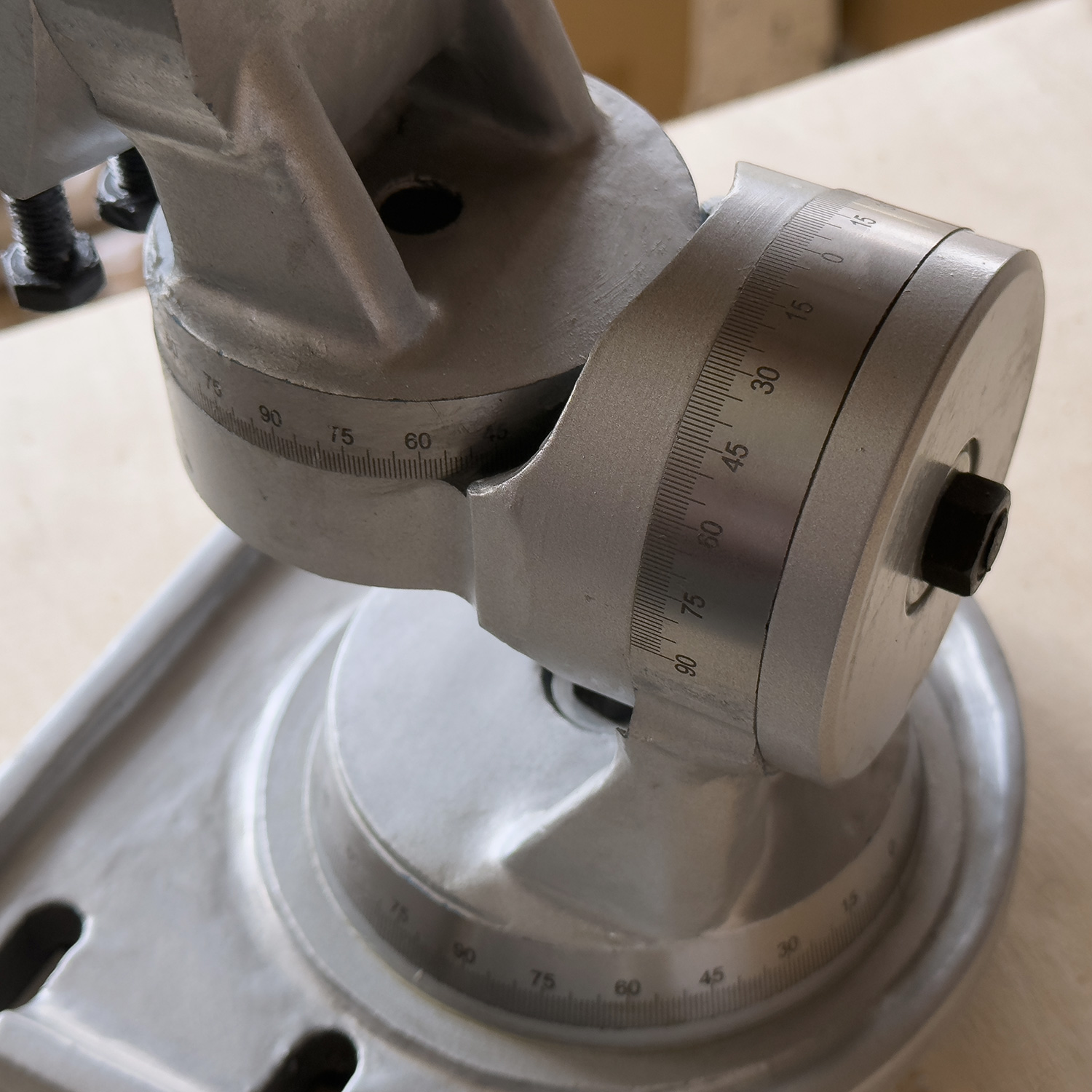 Приспособление для заточки инструмента к ON-220