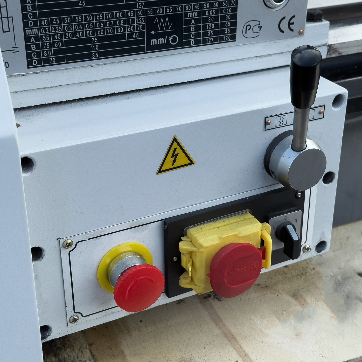 SPA-700P универсальный токарный станок + подставка