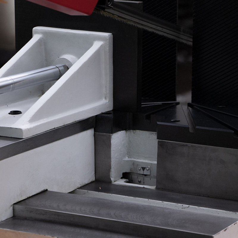 PPK-330G полуавтоматический ленточнопильный станок по металлу