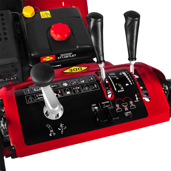 Снегоуборщик бензиновый DDE ST1387LET (SnowEngine 13 л.с., ширина 87 см, скор. +6/-2, гус. треуг., упр-ние на панели, эл. старт, фара)(SnowEngine 13 л.с., ширина 87 см, скор. +6/-2, гус. треуг., упр-ние на панели, эл. старт, фара)