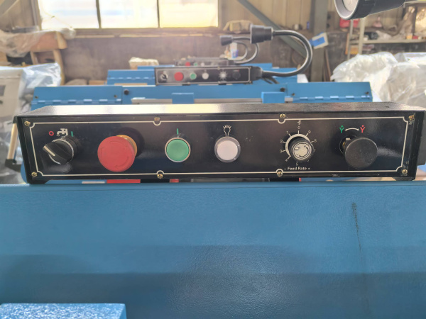 MetalTec HBS 255 FH ручной ленточнопильный станок для резки металла