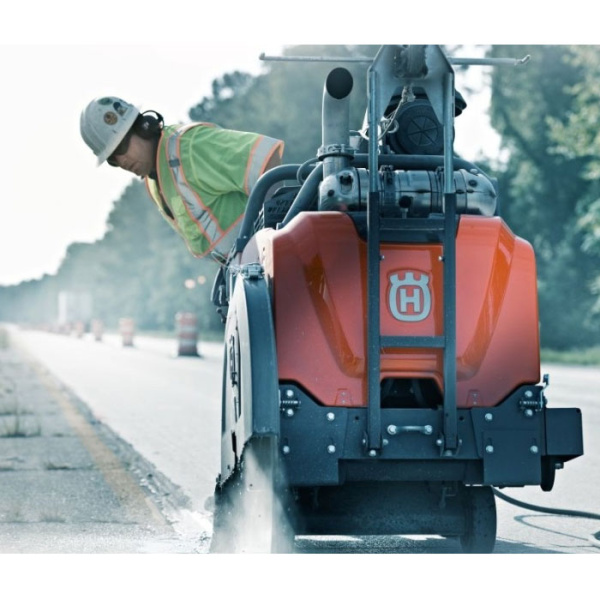 Швонарезчик дизельный Husqvarna FS7000D