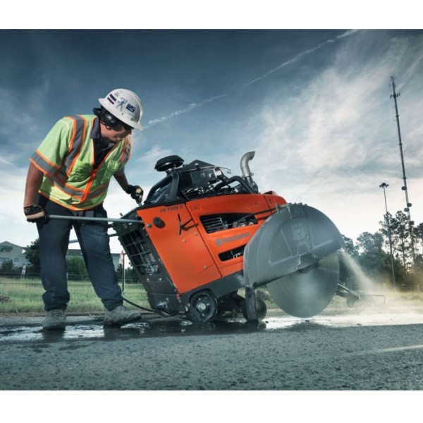 Швонарезчик дизельный Husqvarna FS7000D